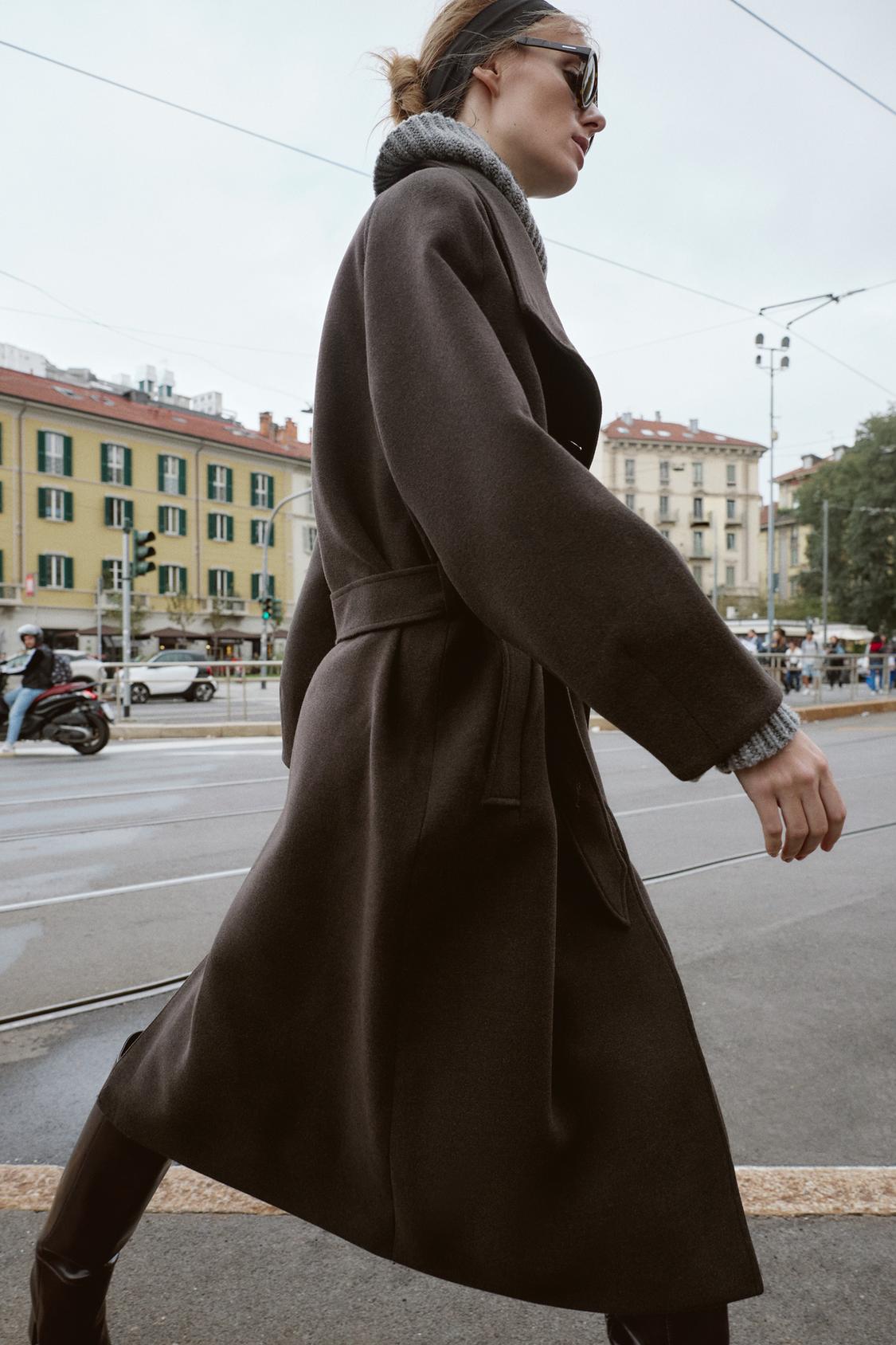 SOFT HIGH-NECK COAT WITH BELT